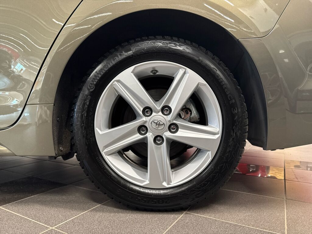 Toyota Corolla 2023 Ruskea (beige)