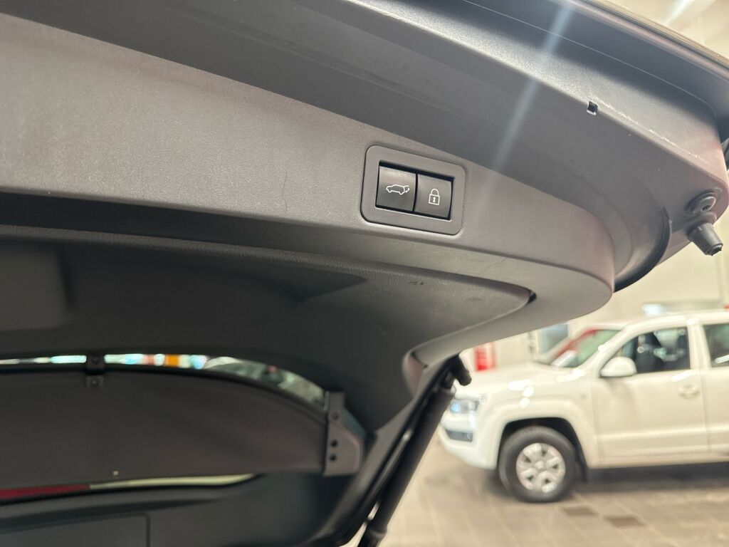 Toyota Corolla 2023 Ruskea (beige)