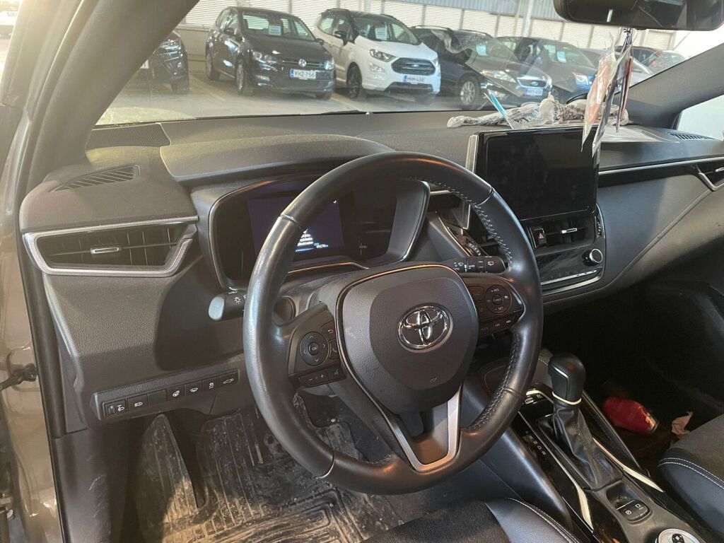 Toyota Corolla 2023 Ruskea (beige)