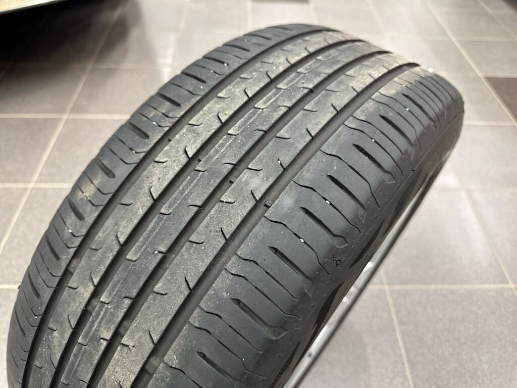 Toyota Corolla 2023 Ruskea (beige)