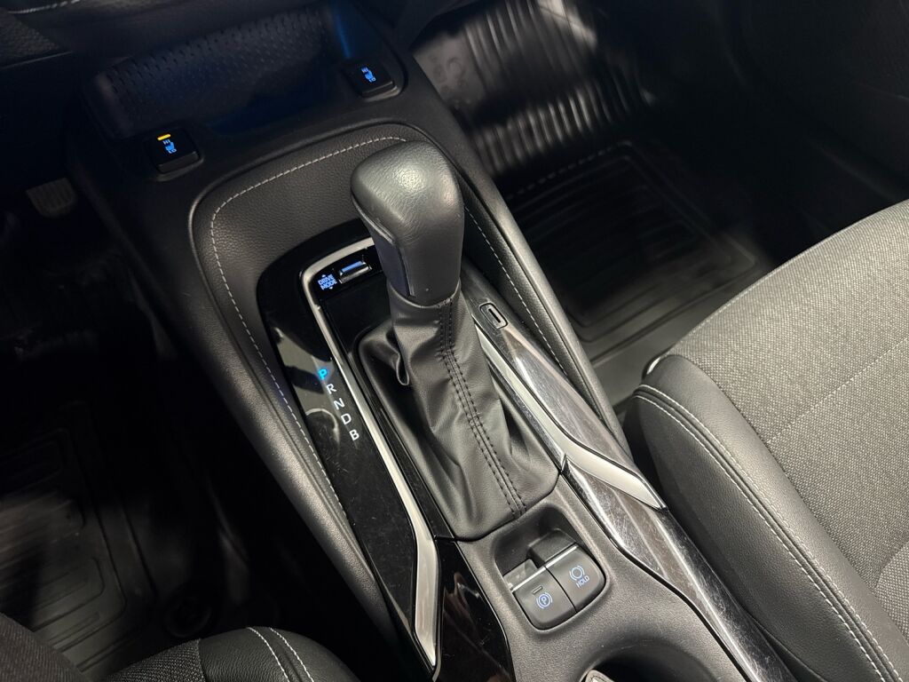 Toyota Corolla 2023 Ruskea (beige)