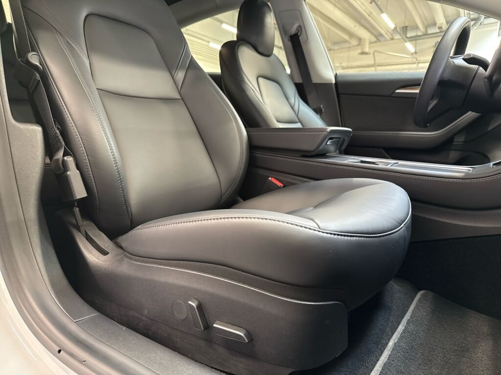 Tesla Model 3 2021 Valkoinen