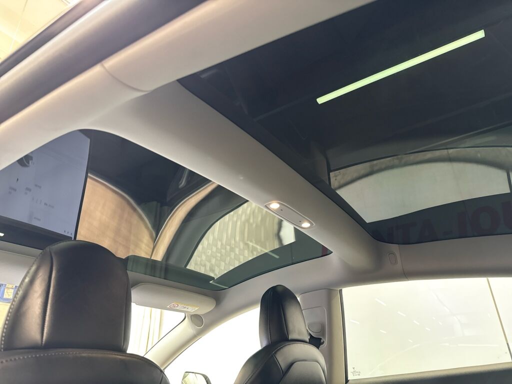 Tesla Model 3 2021 Valkoinen