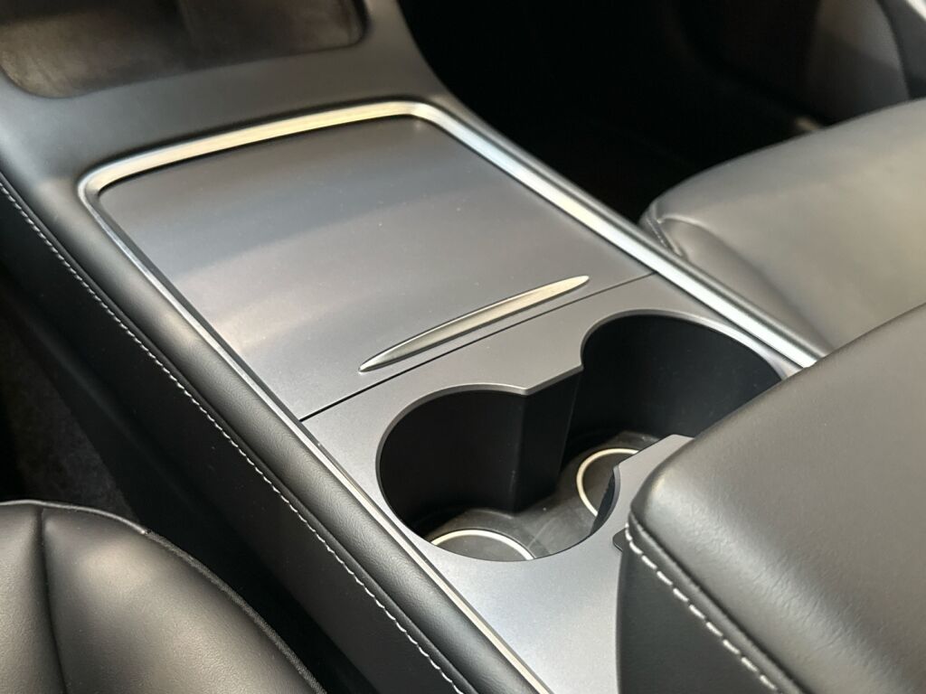 Tesla Model 3 2021 Valkoinen