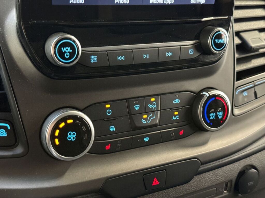 Ford Transit Custom 2023 Valkoinen