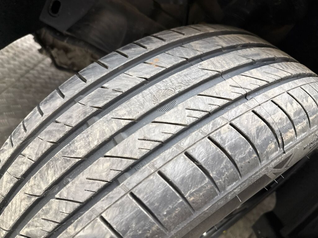 Ford Transit Custom 2023 Musta