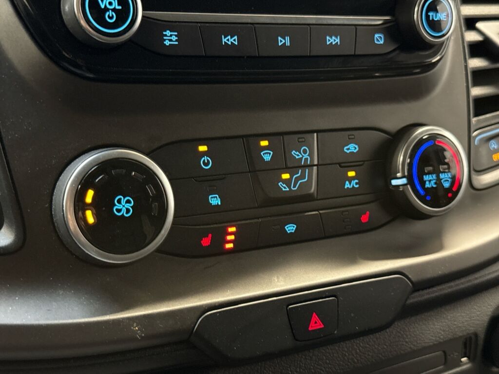 Ford Transit Custom 2023 Musta