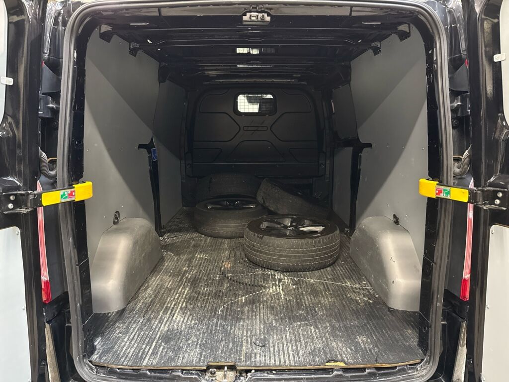 Ford Transit Custom 2023 Musta