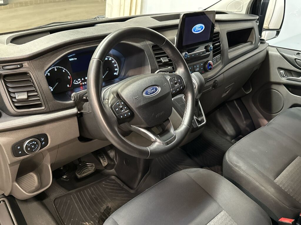Ford Transit Custom 2023 Musta