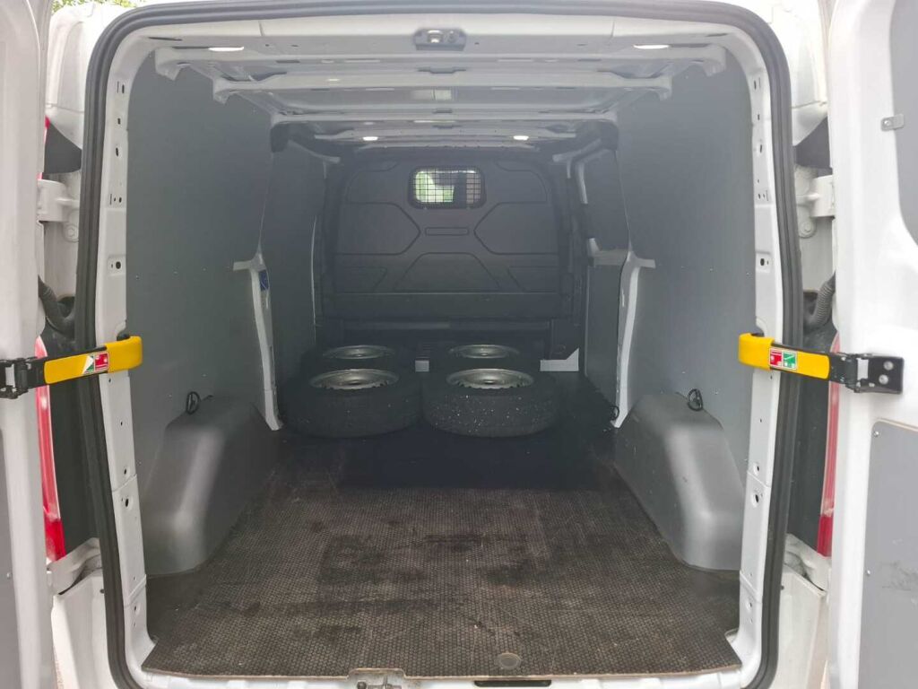 Ford Transit Custom 2023 Valkoinen