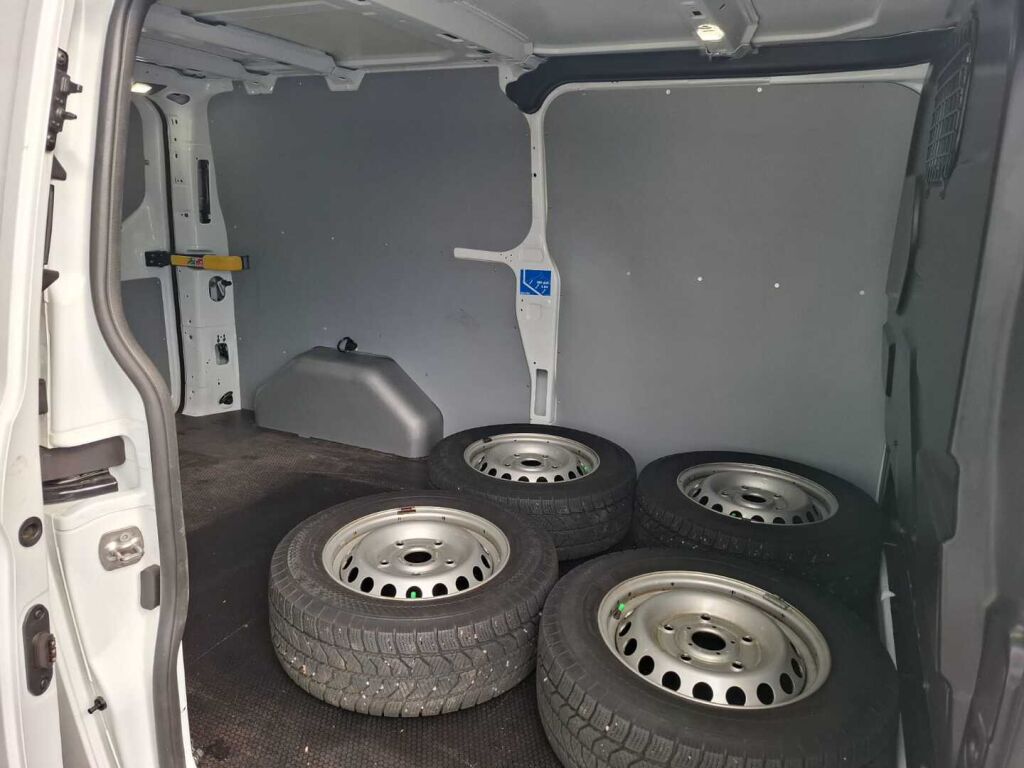 Ford Transit Custom 2023 Valkoinen