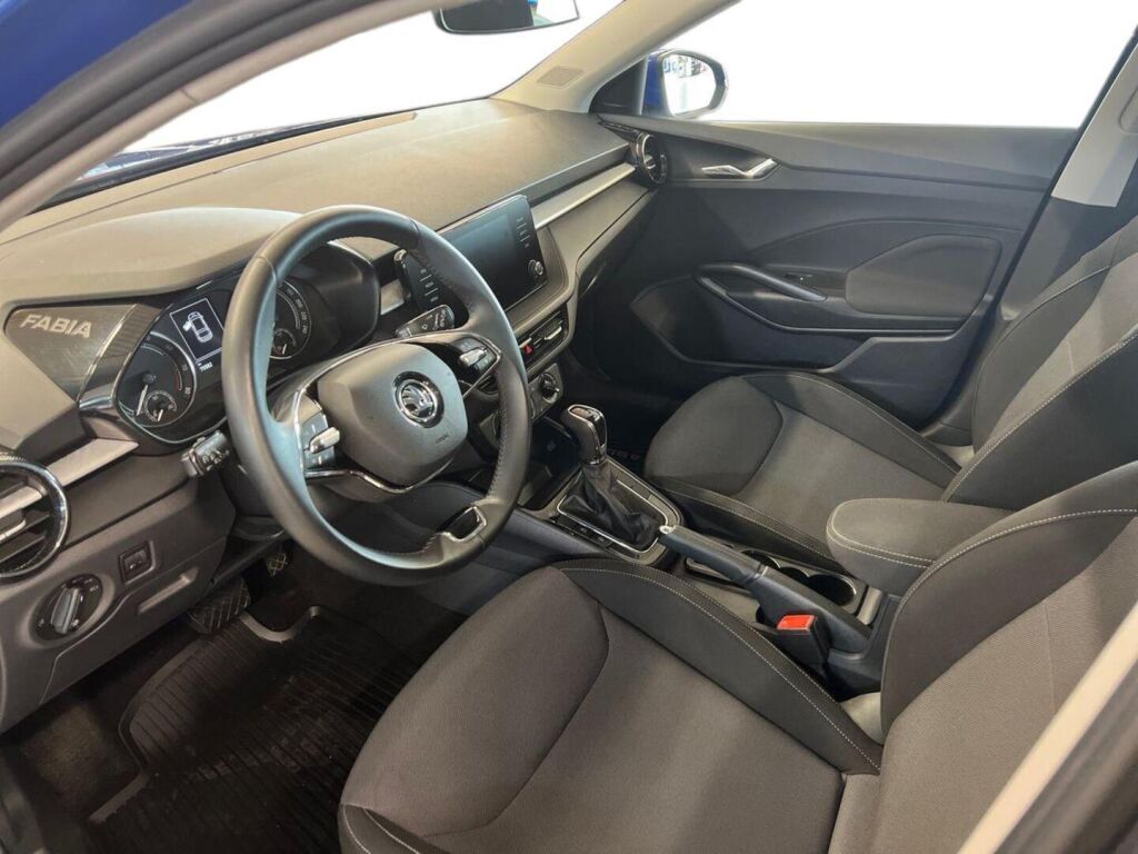 Skoda Fabia 2023 Sininen
