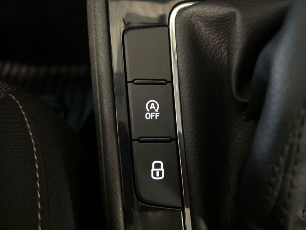 Skoda Fabia 2023 Sininen