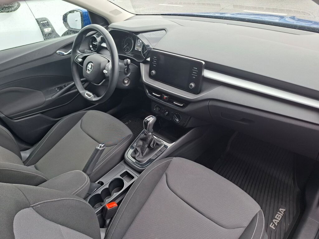 Skoda Fabia 2023 Sininen