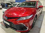 Toyota Camry 2023 Punainen