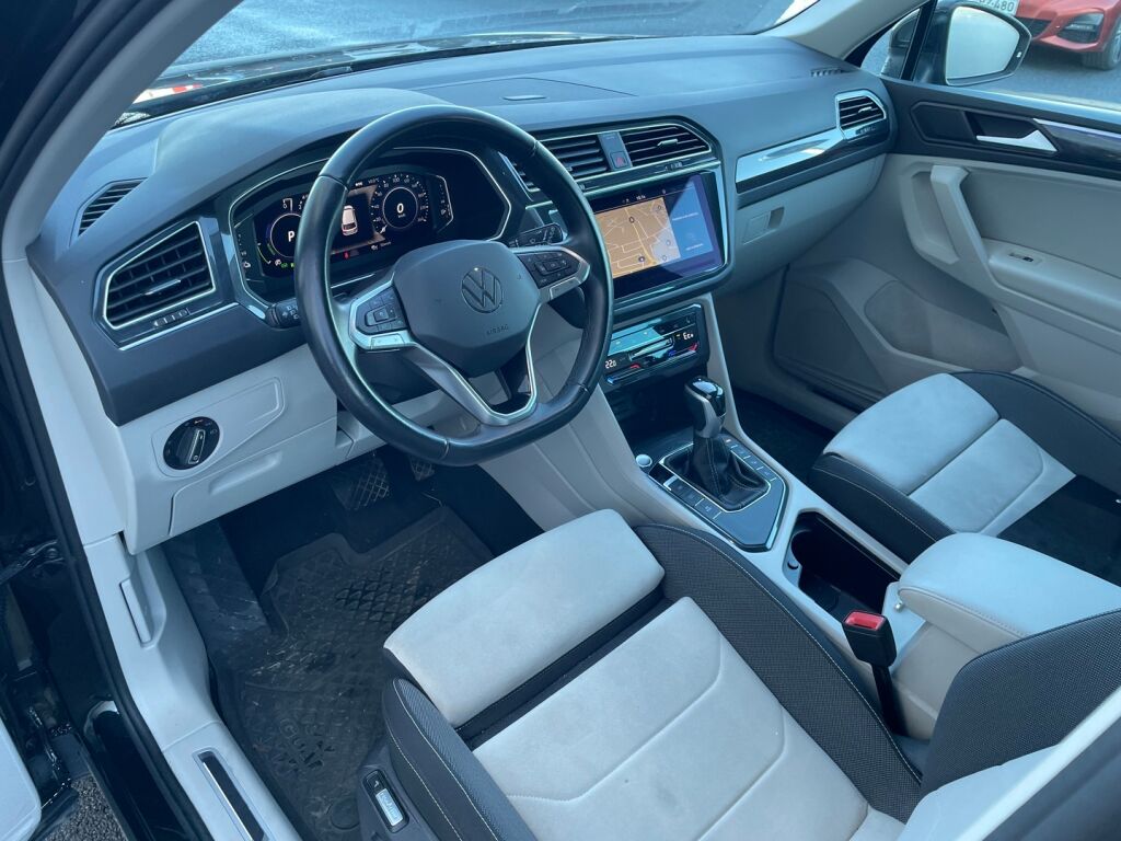 Volkswagen Tiguan 2023 Musta