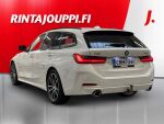 BMW 330 2023 Valkoinen