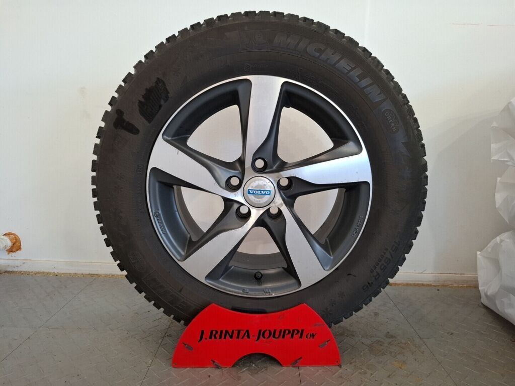 Volvo V60 2019 Musta