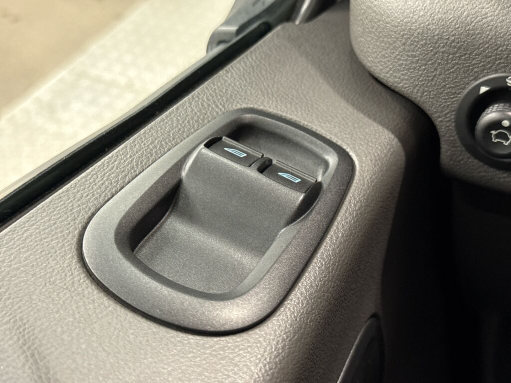 Ford Transit 2023 Valkoinen