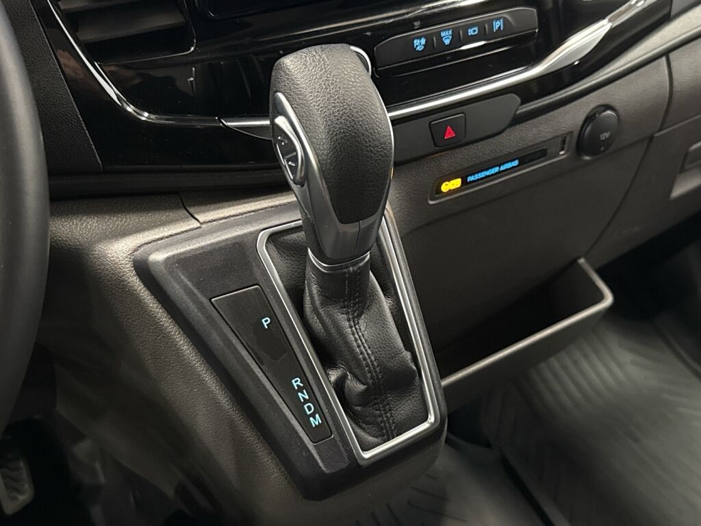 Ford Transit 2023 Valkoinen