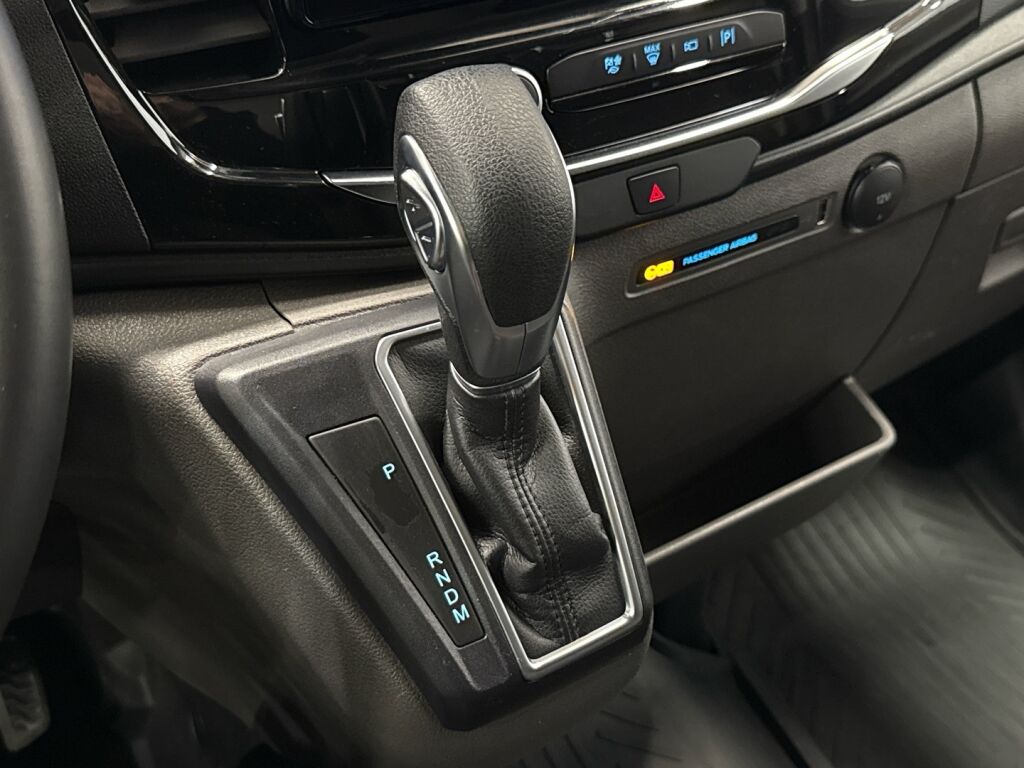 Ford Transit 2023 Valkoinen