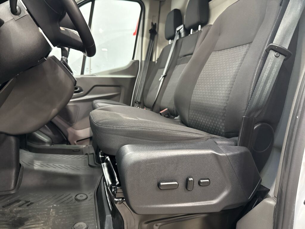 Ford Transit 2023 Valkoinen