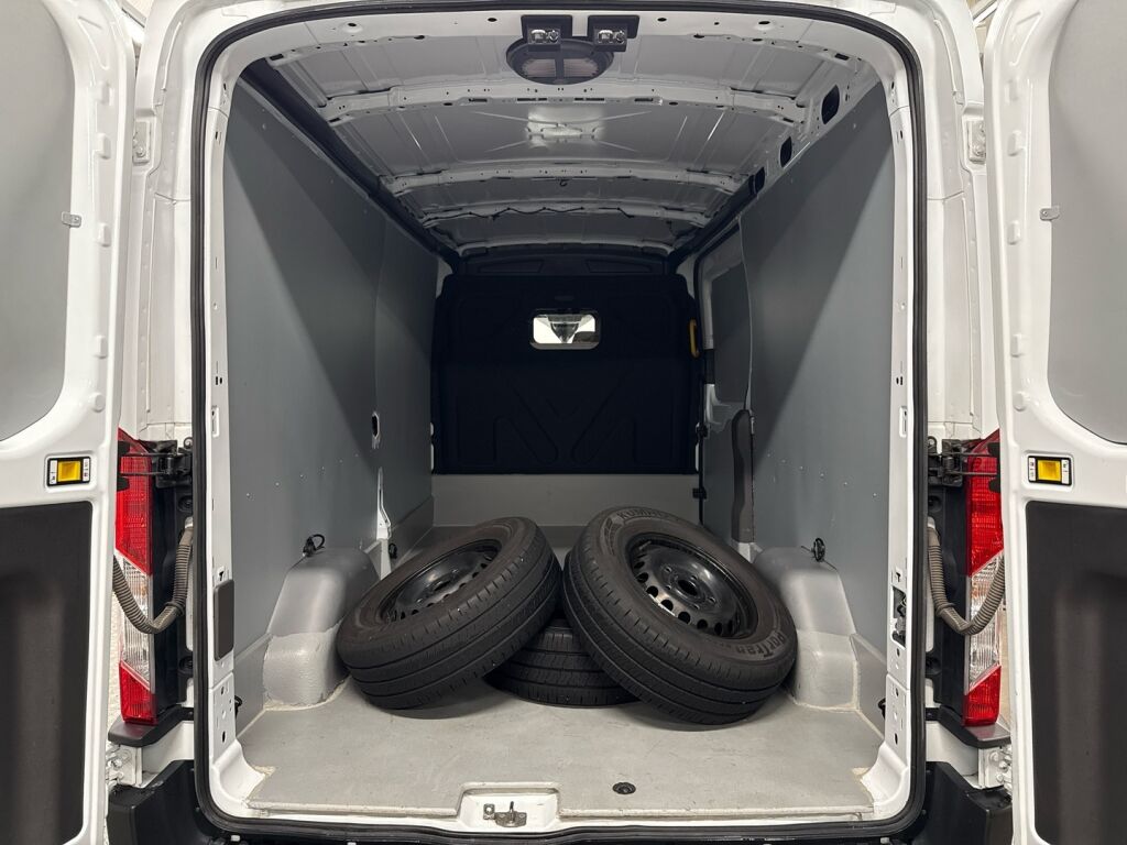 Ford Transit 2023 Valkoinen