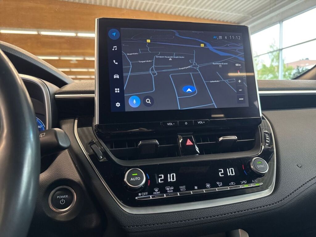 Toyota Corolla Cross 2023 Punainen