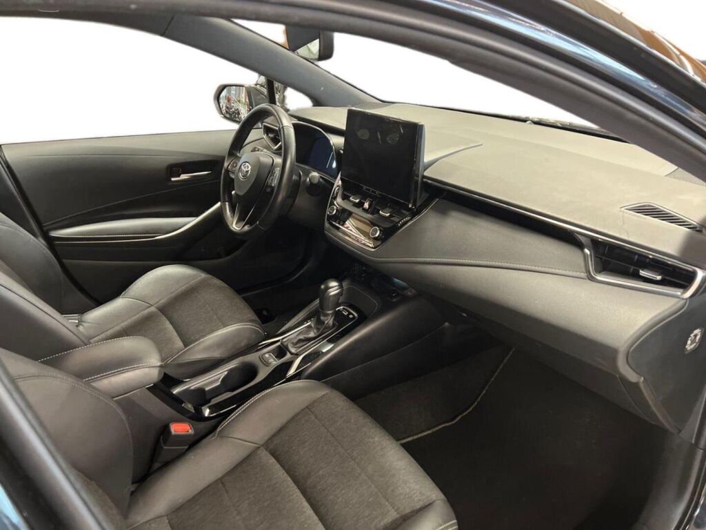 Toyota Corolla 2023 Musta