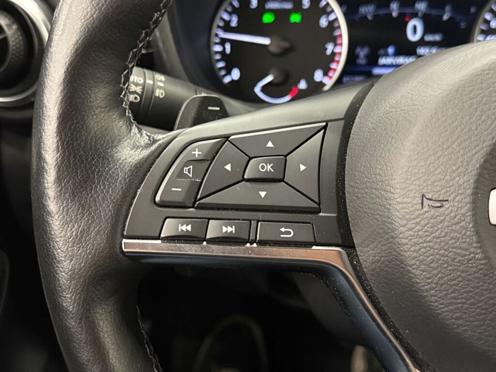Nissan Juke 2023 Punainen