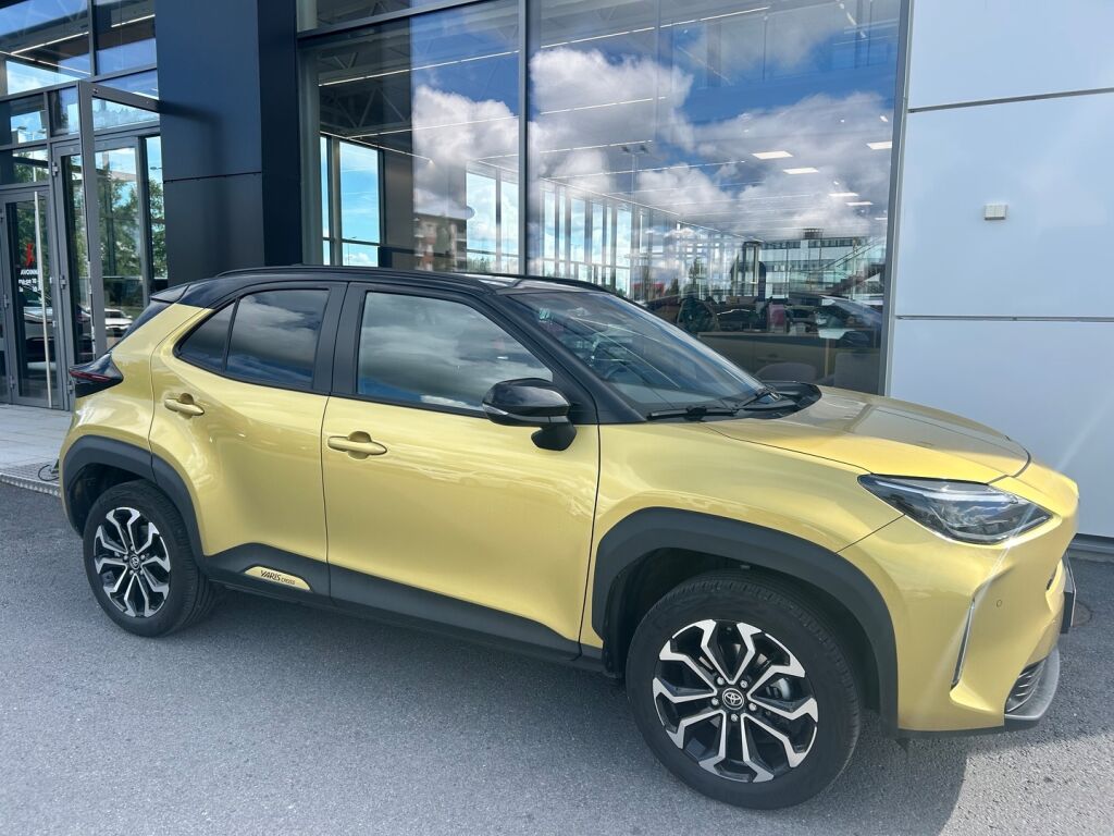Toyota Yaris Cross 2023 Keltainen