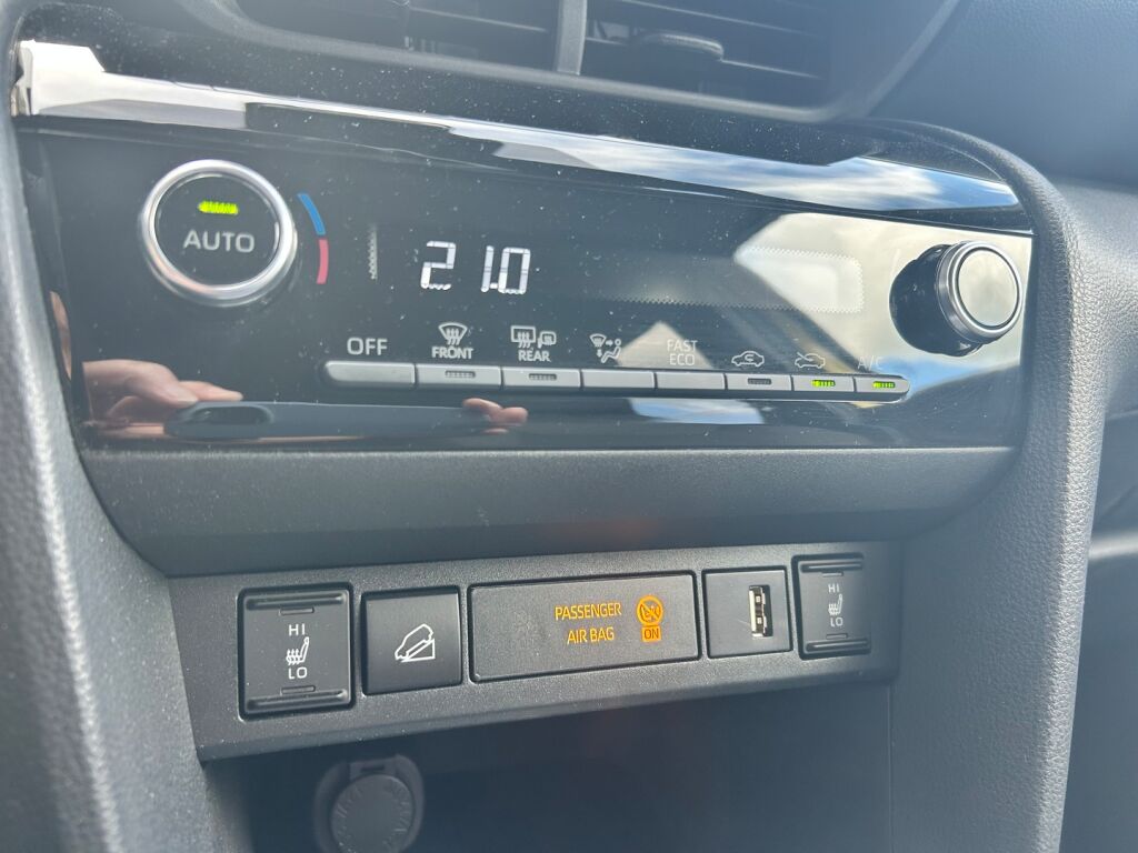 Toyota Yaris Cross 2023 Keltainen