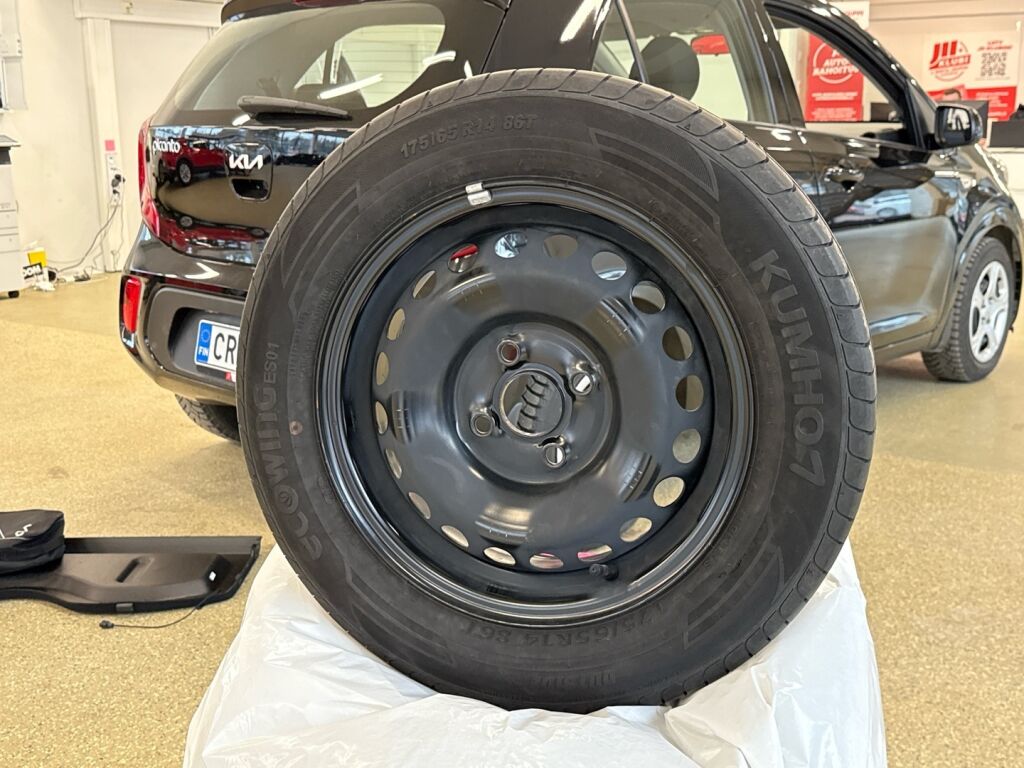 Kia Picanto 2024 Musta