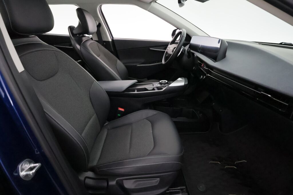 Kia EV6 2023 Sininen