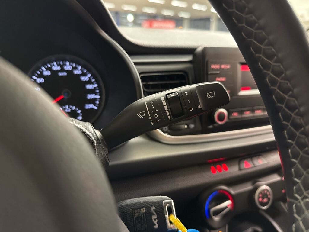 Kia Rio 2023 Valkoinen