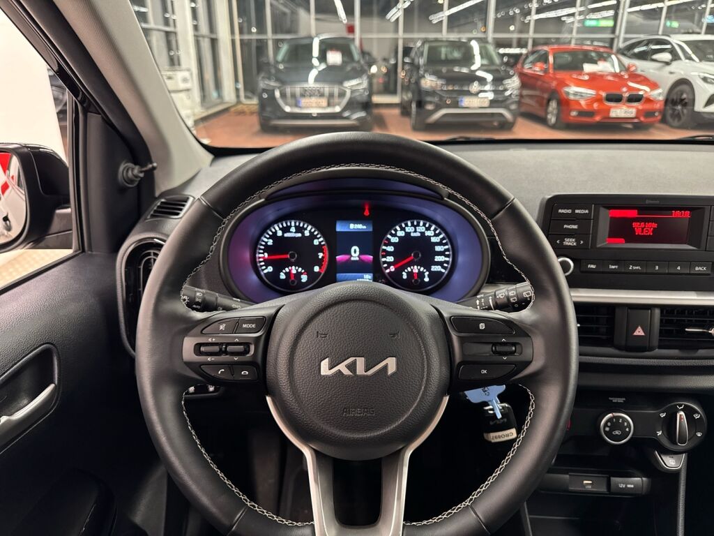 Kia Picanto 2024 Musta