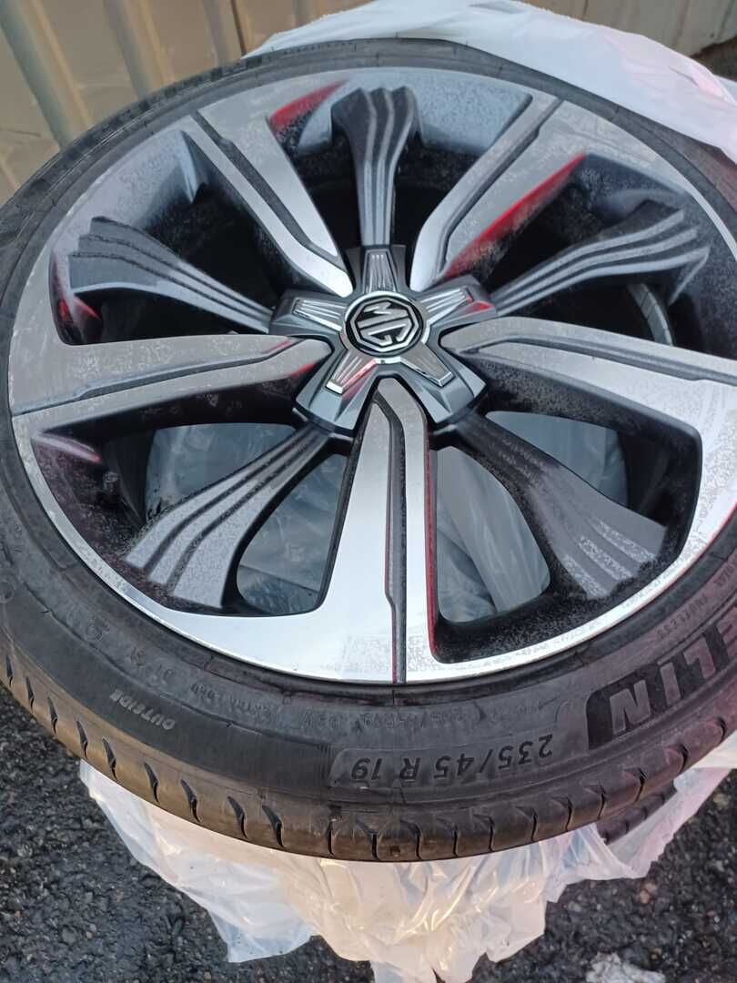 Mg Marvel R 2023 Valkoinen