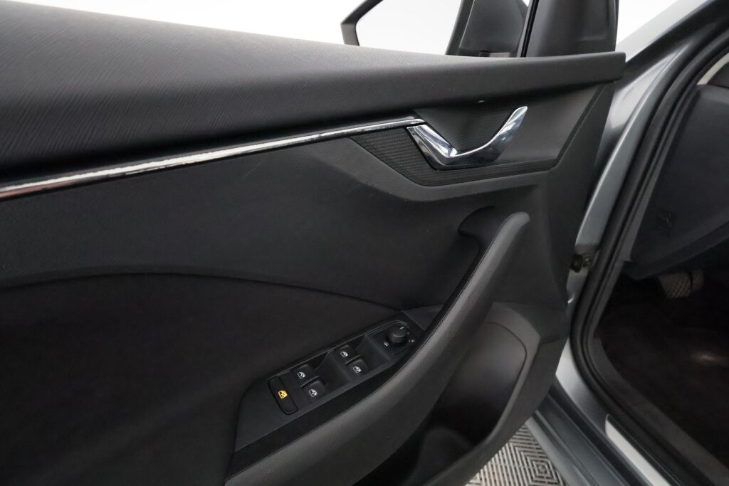 Skoda Kamiq 2023 Harmaa