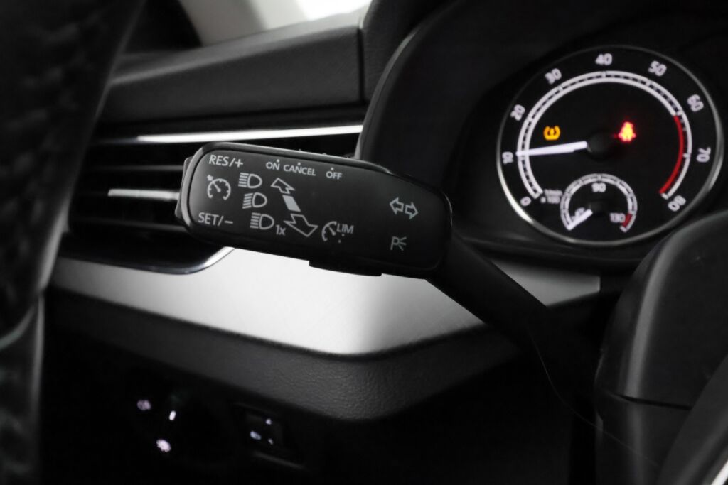 Skoda Kamiq 2023 Harmaa