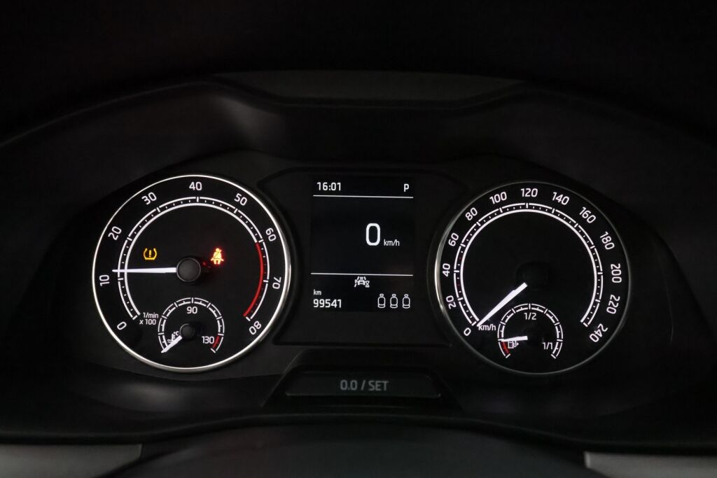 Skoda Kamiq 2023 Harmaa