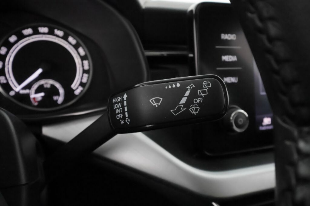 Skoda Kamiq 2023 Harmaa