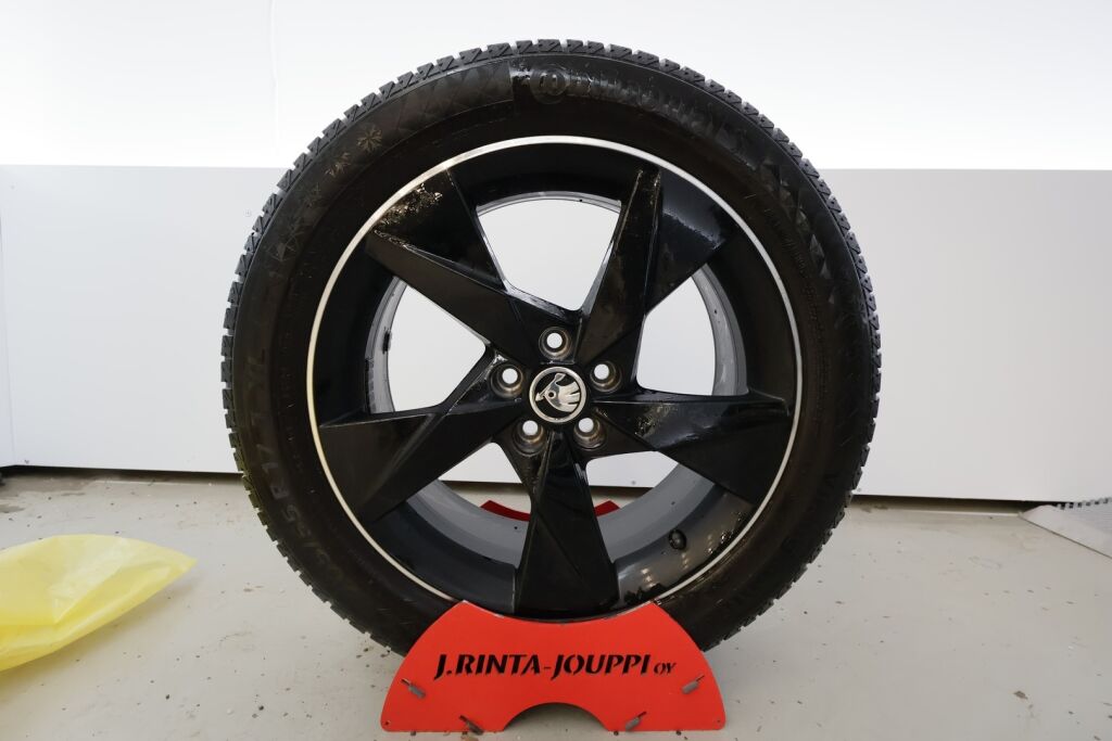 Skoda Kamiq 2023 Harmaa