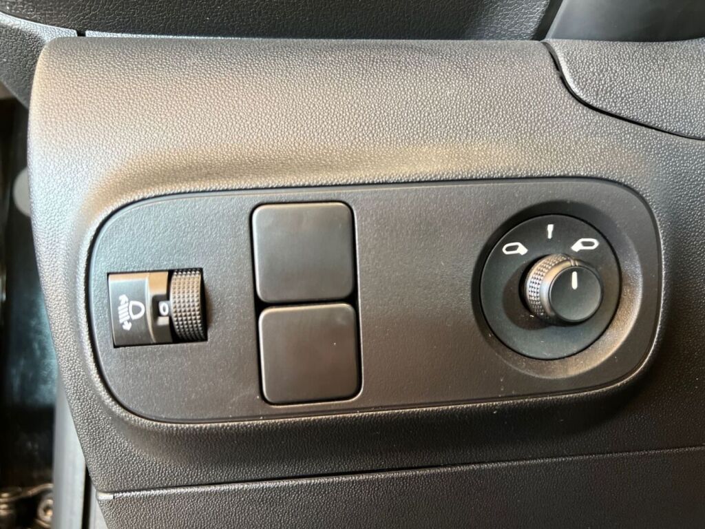 Citroen C3 2023 Musta