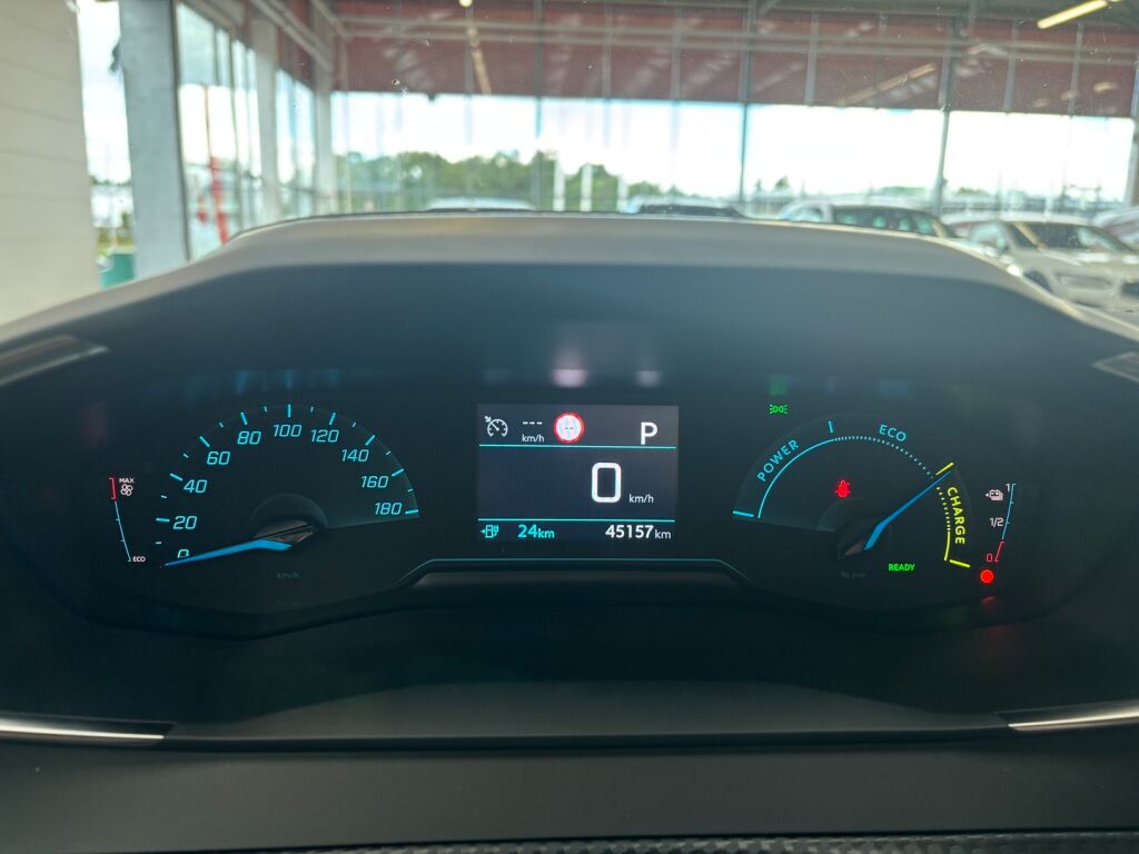 Peugeot e-2008 2023 Oranssi