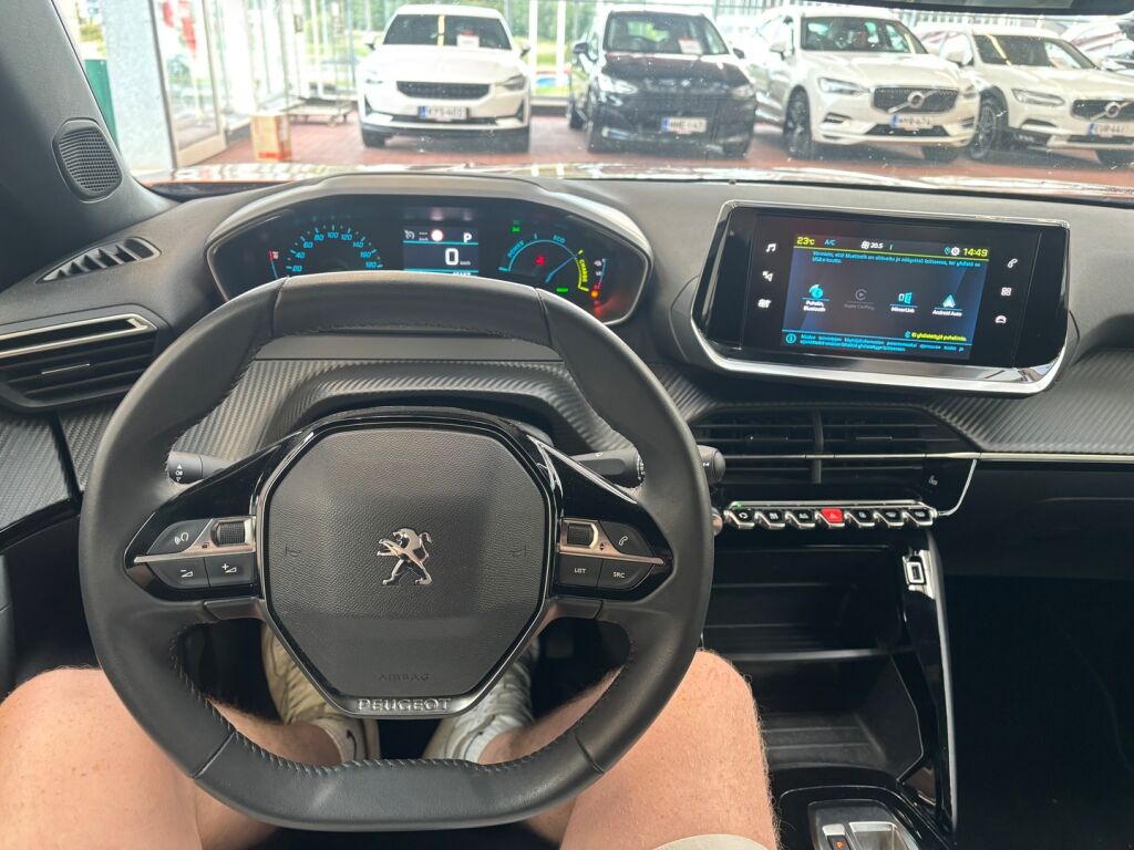 Peugeot e-2008 2023 Oranssi