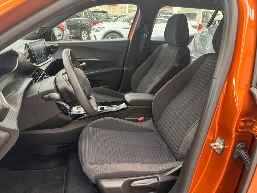 Peugeot e-2008 2023 Oranssi
