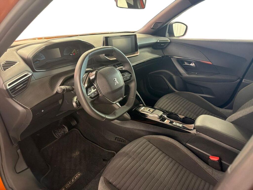 Peugeot e-2008 2023 Oranssi