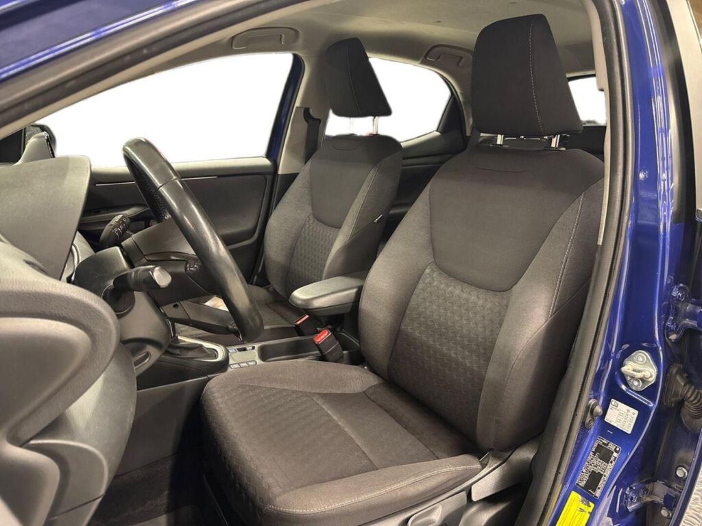 Toyota Yaris 2023 Sininen