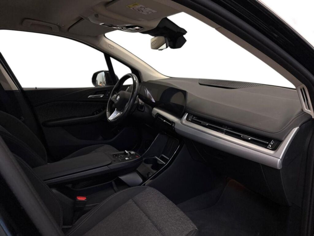 BMW 225 2023 Musta