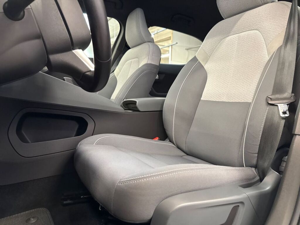 Polestar 2 2024 Harmaa
